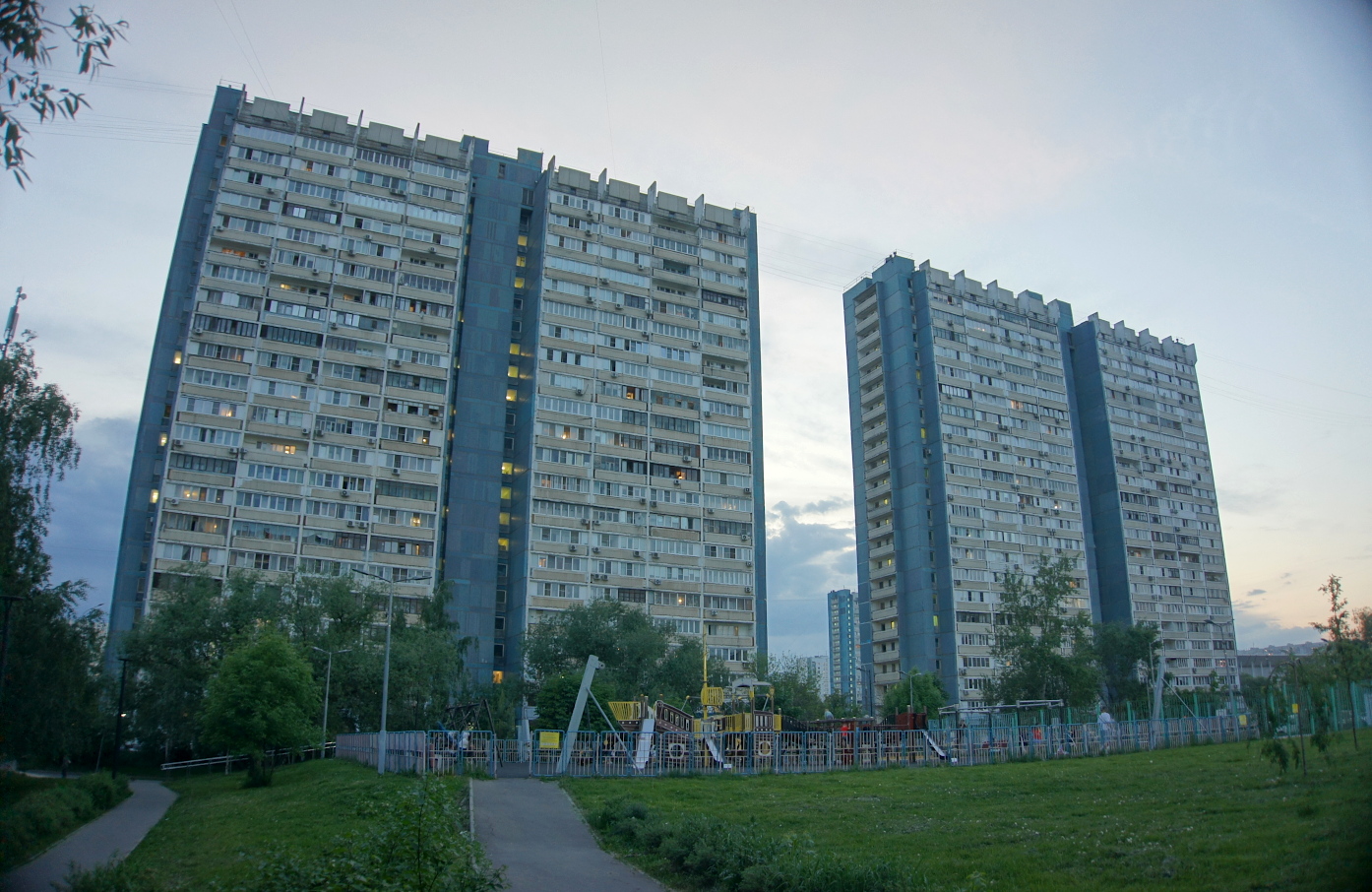 Moskau, Ясногорская улица, 17 корп. 2; Ясногорская улица, 17 корп. 1