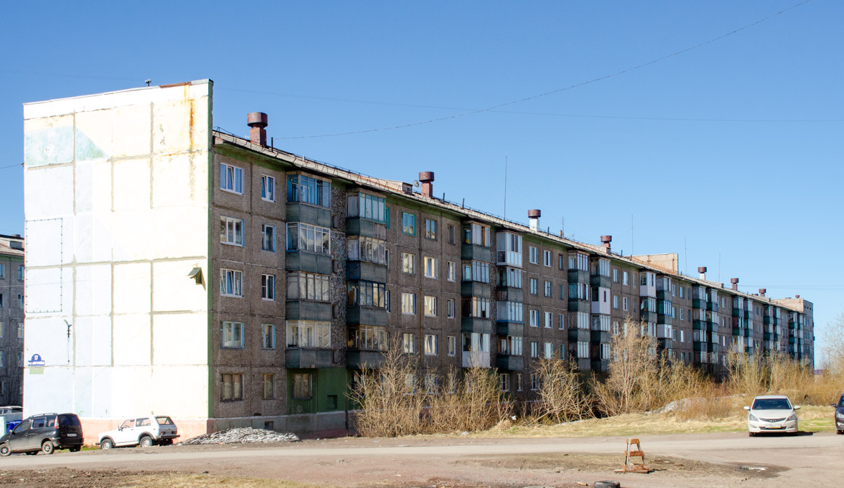 Воркута, Бульвар Шерстнева, 17 (подъезды 9 - 10); Бульвар Шерстнева, 17 (подъезды 5 - 8); Бульвар Шерстнева, 17 (подъезды 1 - 4)