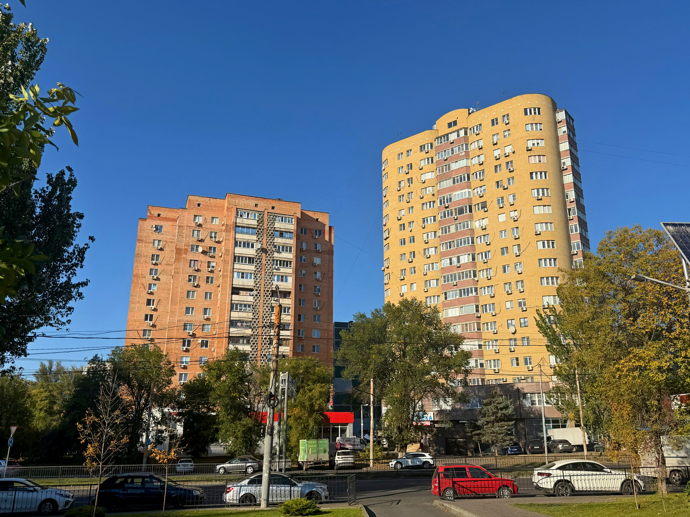 Ростов-на-Дону, Улица Добровольского, 32; Проспект Королёва, 9В